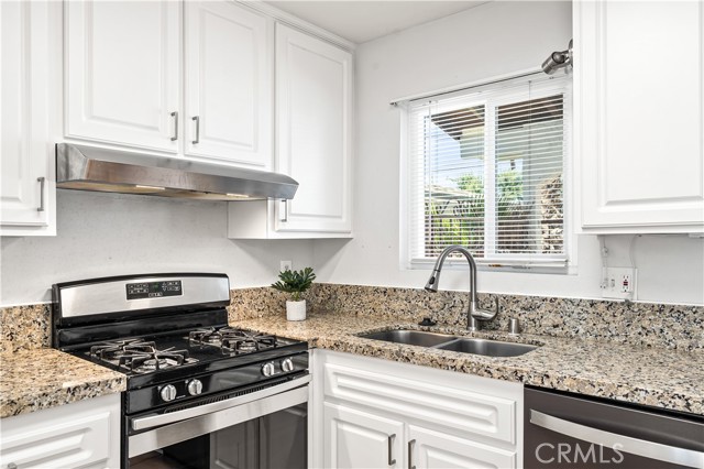 43160 Virginia Avenue, Palm Desert CA: https://media.crmls.org/medias/0f7bfd02-25ea-4779-88cb-e7c4aa8e5fbd.jpg