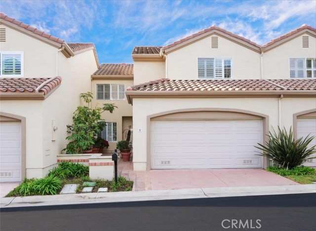 Front Elevation w/2 car garage