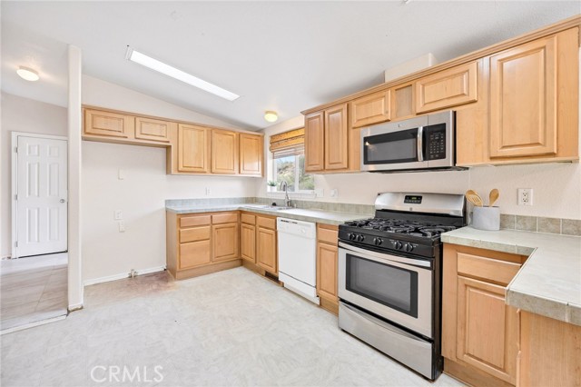 Detail Gallery Image 8 of 35 For 43870 Wilson Valley, Hemet,  CA 92544 - 3 Beds | 2 Baths