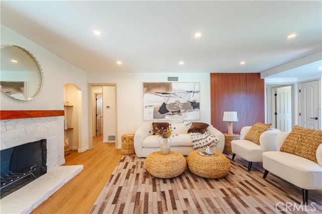 630 Shady Ln, Placentia CA: https://media.crmls.org/medias/0f7cb2b6-92a6-4414-9735-c24d12d4148e.jpg