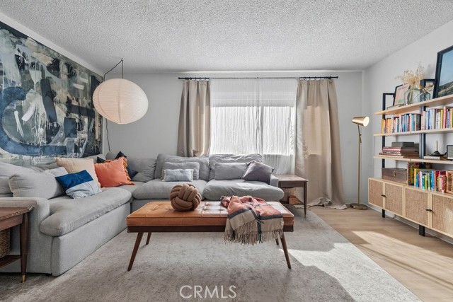 Detail Gallery Image 6 of 41 For 10139 Arleta Ave #2, Arleta,  CA 91331 - 3 Beds | 3 Baths