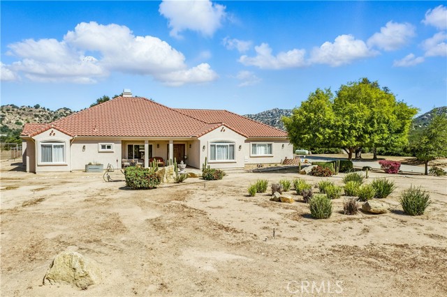 10204 Mount Olympus Valley Road, Fallbrook CA: https://media.crmls.org/medias/0f7d010e-eaa4-4b3e-b8eb-9276ebc0cdb0.jpg