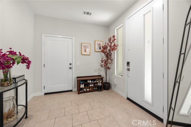 Detail Gallery Image 4 of 27 For 204 Keeper, Irvine,  CA 92618 - 4 Beds | 3/1 Baths