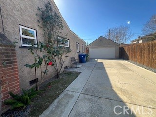 Detail Gallery Image 3 of 17 For 5749 Katherine Ave, Van Nuys,  CA 91401 - 4 Beds | 2 Baths