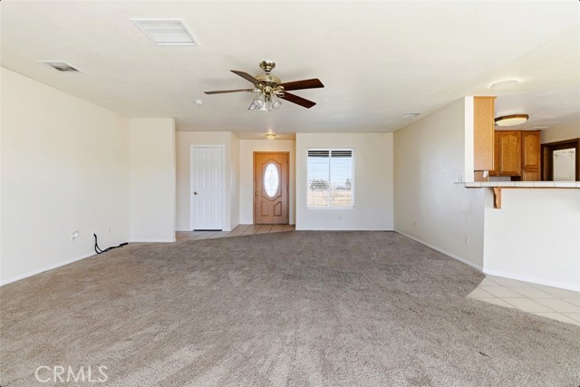 6895 Coyote Rd, Phelan CA: https://media.crmls.org/medias/0f7de056-77aa-45b3-9deb-9d144402a3a0.jpg