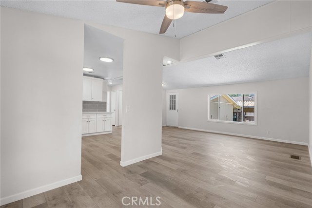 9984 Wrangler Way, Corona CA: https://media.crmls.org/medias/0f7ed639-f2f0-497f-a2fb-666f25e6d8d2.jpg