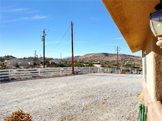 Detail Gallery Image 19 of 75 For 5040 Brisbane Ave, Yucca Valley,  CA 92284 - 3 Beds | 2 Baths