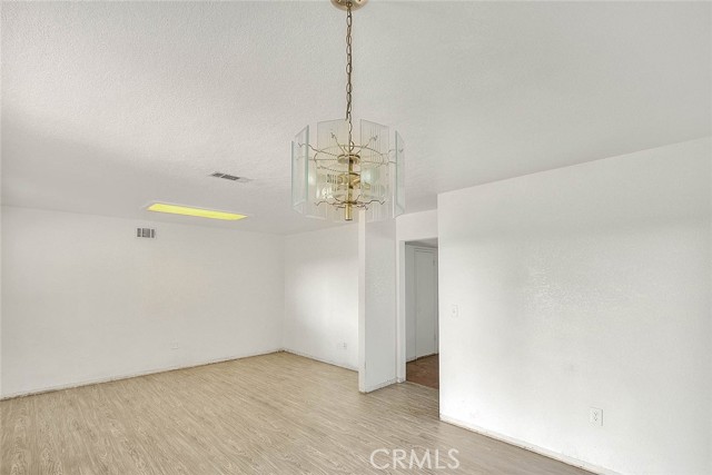 Detail Gallery Image 11 of 36 For 453 E Home St, Rialto,  CA 92376 - 3 Beds | 2 Baths