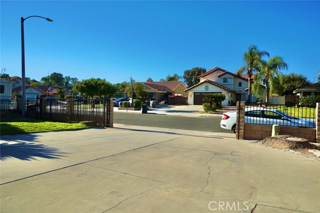 Detail Gallery Image 5 of 37 For 2815 Amber Dr, Hemet,  CA 92545 - 4 Beds | 3 Baths