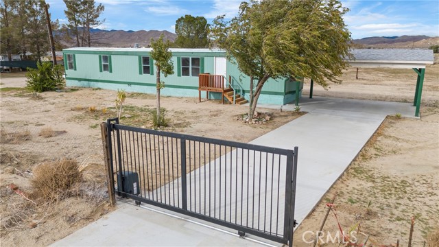 Detail Gallery Image 3 of 24 For 6173 Holiday, Rosamond,  CA 93560 - 2 Beds | 2 Baths