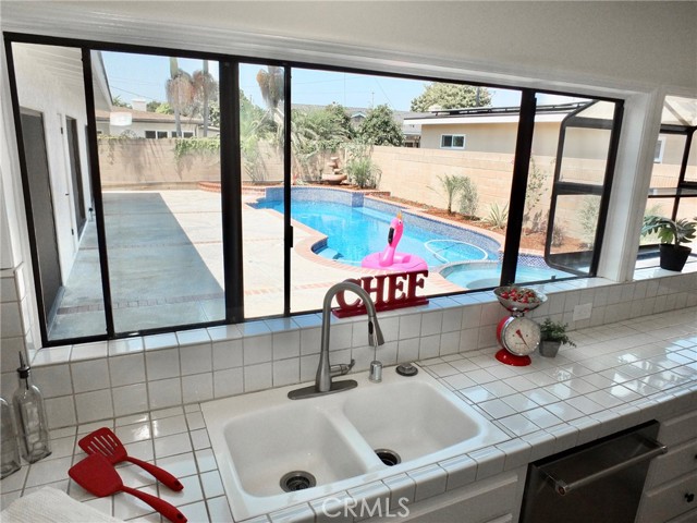 Detail Gallery Image 17 of 46 For 6531 E Espanita St, Long Beach,  CA 90815 - 3 Beds | 2 Baths