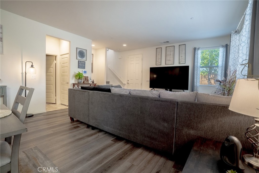 MLS #CV25196360 image #5