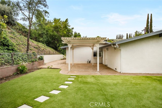 Detail Gallery Image 30 of 37 For 20546 Miranda Pl, Woodland Hills,  CA 91367 - 3 Beds | 2 Baths