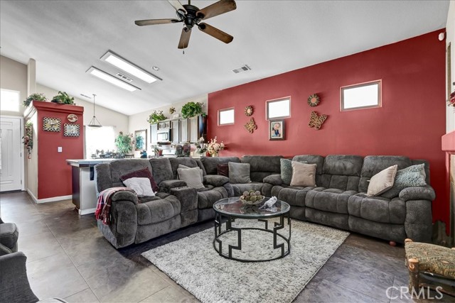 Detail Gallery Image 14 of 29 For 1634 N Sol Ct, Visalia,  CA 93292 - 3 Beds | 2 Baths