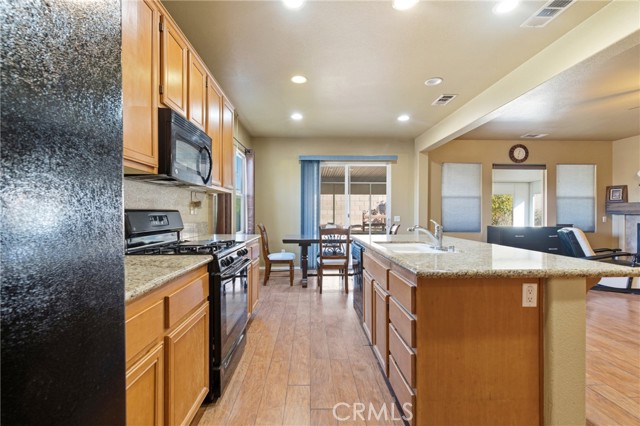 Detail Gallery Image 15 of 55 For 741 Amor, San Jacinto,  CA 92582 - 5 Beds | 2/1 Baths