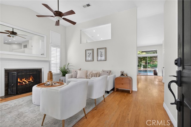 Detail Gallery Image 5 of 22 For 25837 Anderson Ln, Stevenson Ranch,  CA 91381 - 4 Beds | 2 Baths