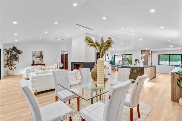 6847 Katherine, Van Nuys CA: https://media.crmls.org/medias/0f817db0-6615-4487-b0b4-a89bd33ac709.jpg