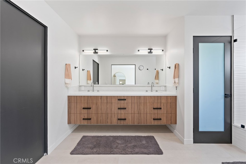 0f81f6f2 2bab 4215 Aa6a 34ebc74949d1