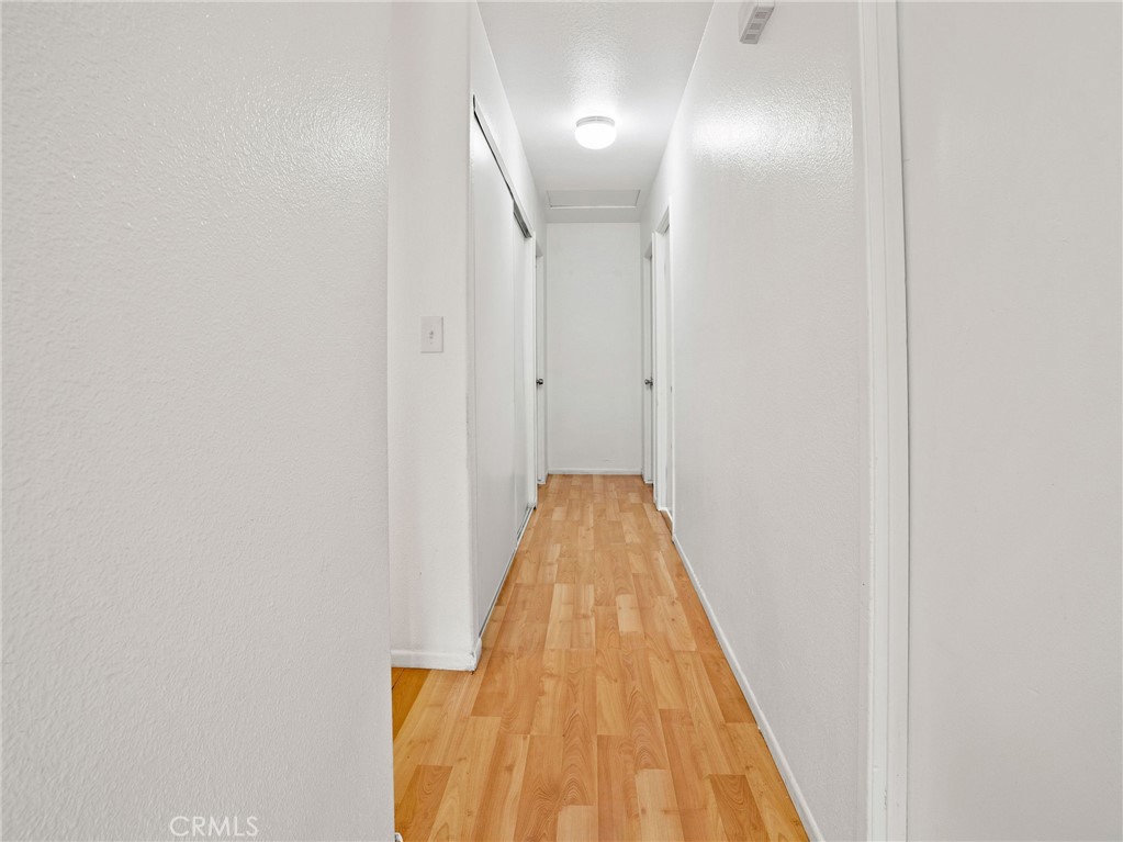 https://media.crmls.org/medias/0f8256d3-92fe-4058-8beb-126afdbae7ec.jpg?preset=X-Large