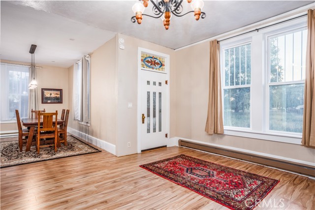 206 E Mcdowell Avenue, Alturas CA: https://media.crmls.org/medias/0f82c355-b246-4eca-93ae-45a1e0d9e52a.jpg