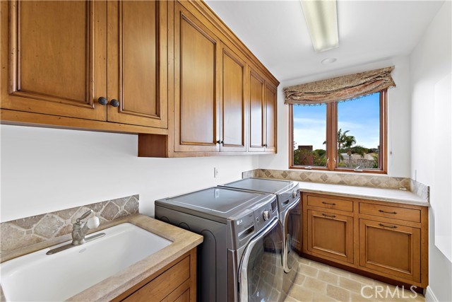 Detail Gallery Image 39 of 47 For 206 Driftwood Rd, Corona Del Mar,  CA 92625 - 4 Beds | 5/1 Baths