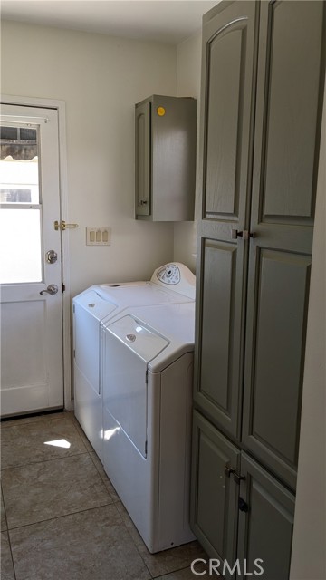 Detail Gallery Image 15 of 23 For 527 S Orchard Dr, Burbank,  CA 91506 - 4 Beds | 1/1 Baths