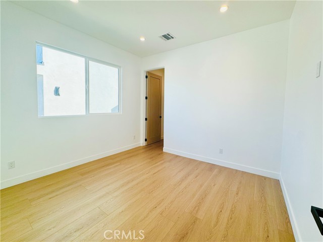 Detail Gallery Image 14 of 18 For 6858 Aura Ave, Reseda,  CA 91335 - 2 Beds | 1 Baths