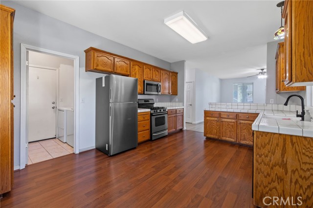 Detail Gallery Image 14 of 38 For 1576 Castle Way, Lemoore,  CA 93245 - 3 Beds | 2 Baths