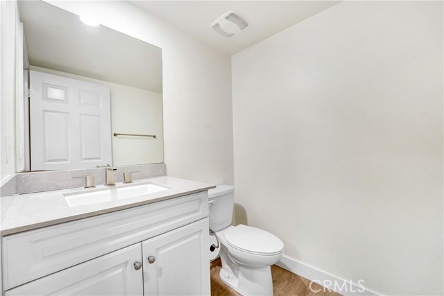 Detail Gallery Image 6 of 15 For 7209 N Chestnut, Van Nuys,  CA 91405 - 3 Beds | 3 Baths