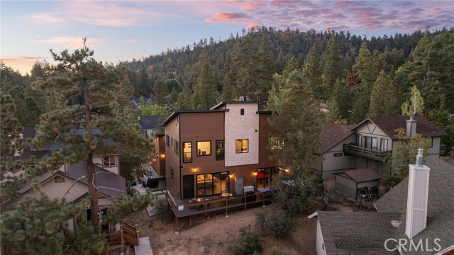 807 Cameron Drive, Big Bear Lake, CA 92315