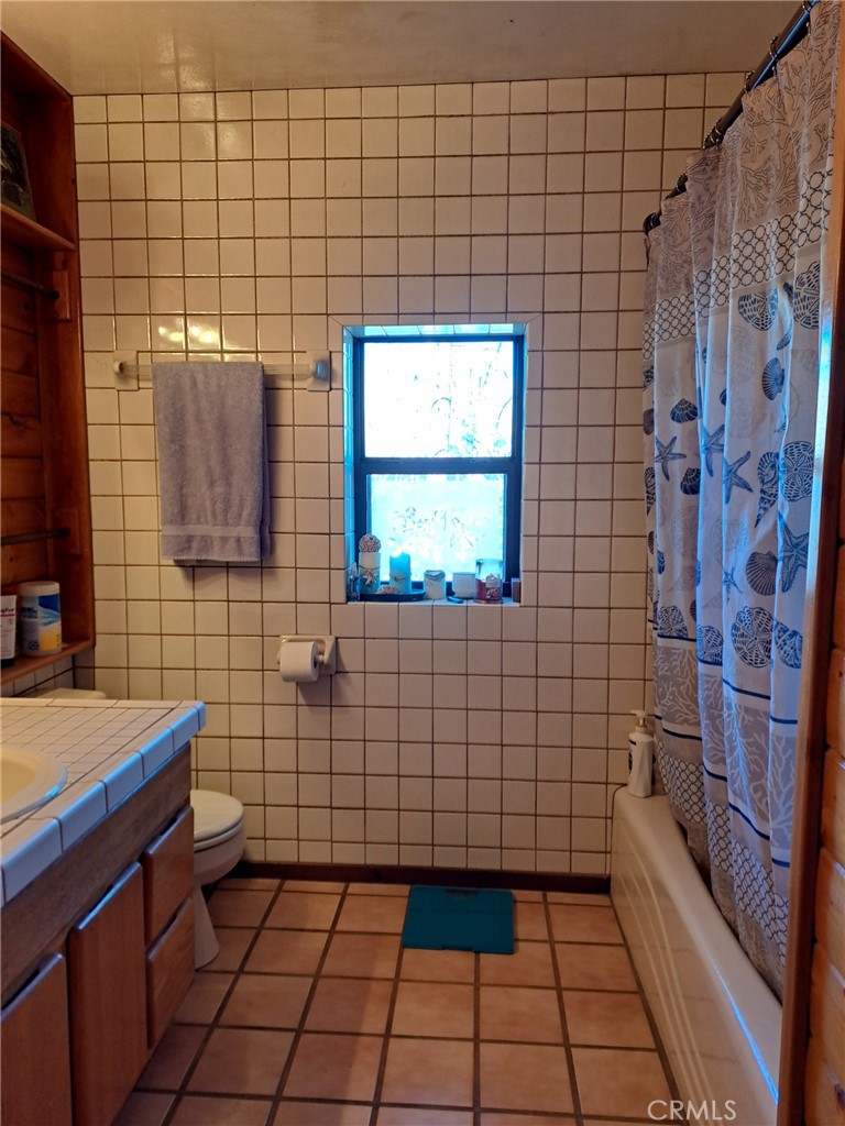 https://media.crmls.org/medias/0f8688f5-f398-40ce-aba5-eee3d6afd6f8.jpg?preset=X-Large