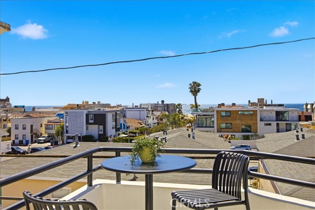 608 Palm Drive, Hermosa Beach, California 90254, 2 Bedrooms Bedrooms, ,2 BathroomsBathrooms,Residential,For Sale,Palm,SB26088243