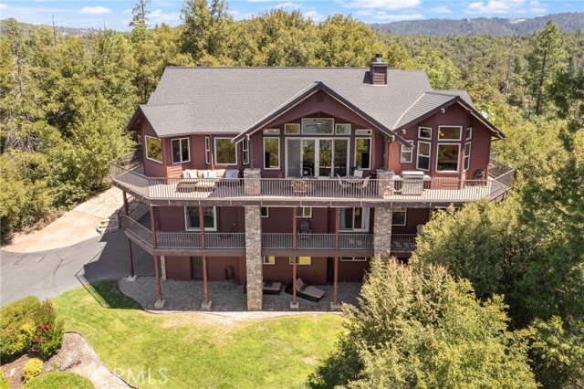 39828 Granite Ridge Lane, Bass Lake CA: https://media.crmls.org/medias/0f8747f2-6fef-4288-880e-5f91ecd89972.jpg