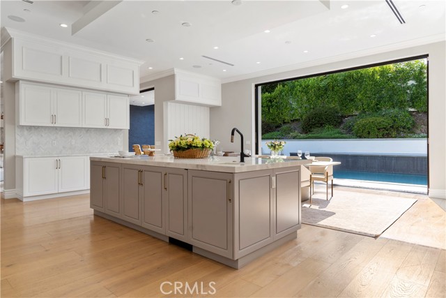 4635 Brewster Drive, Tarzana CA: https://media.crmls.org/medias/0f876309-4e8a-4276-bfdc-abaf87d760ef.jpg