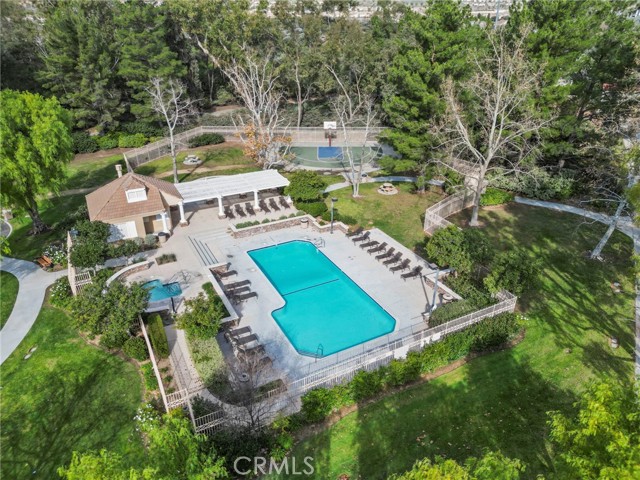 Detail Gallery Image 35 of 37 For 27915 Skycrest Cir, Valencia,  CA 91354 - 2 Beds | 2/1 Baths