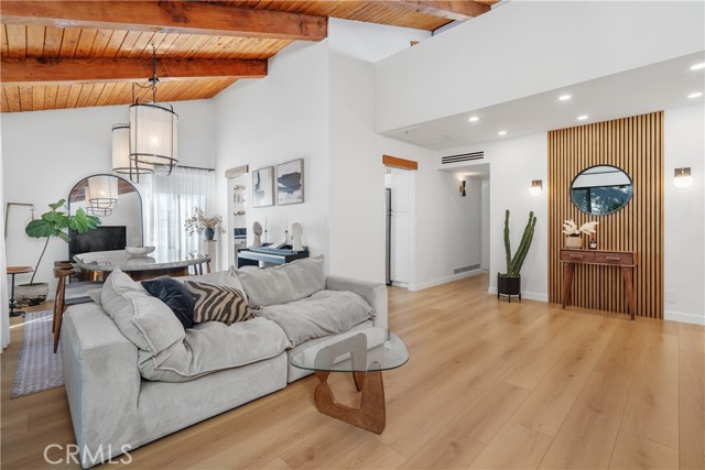 Detail Gallery Image 20 of 31 For 20134 Leadwell St. #218,  Winnetka,  CA 91306 - 3 Beds | 2 Baths