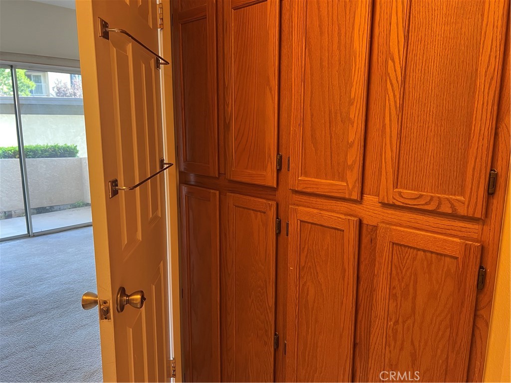 https://media.crmls.org/medias/0f89b3d7-5db2-4db4-b9c4-16eeb42b1ed2.jpg?preset=X-Large