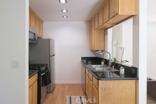 Detail Gallery Image 2 of 14 For 4812 Hollow Corner, Culver City,  CA 90230 - 1 Beds | 1 Baths