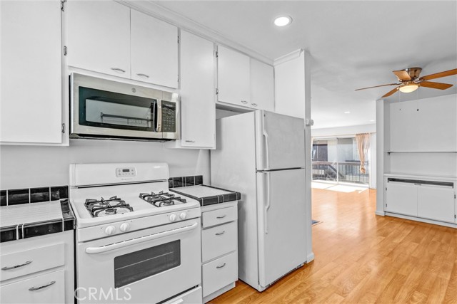 Detail Gallery Image 15 of 26 For 1840 Camden #202,  Los Angeles,  CA 90025 - 1 Beds | 1 Baths