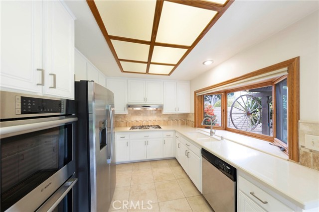 Detail Gallery Image 8 of 25 For 8851 Satterfield, Huntington Beach,  CA 92646 - 4 Beds | 3 Baths