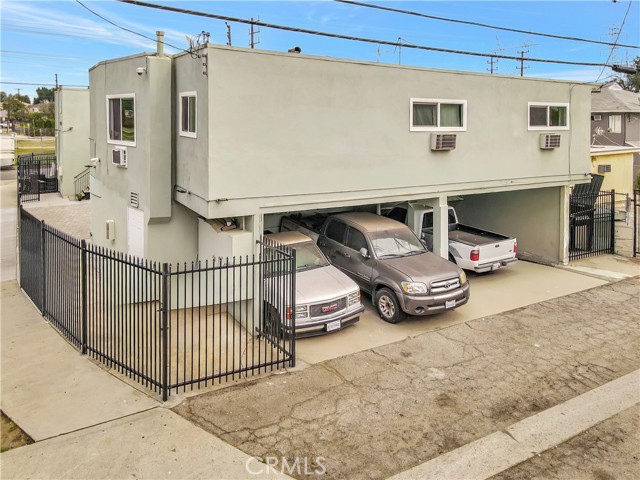 Detail Gallery Image 6 of 7 For 5887 Whitnall, North Hollywood,  CA 91601 - – Beds | – Baths