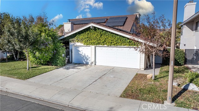 Detail Gallery Image 1 of 32 For 25156 Avenida Rondel, Valencia,  CA 91355 - 4 Beds | 3 Baths