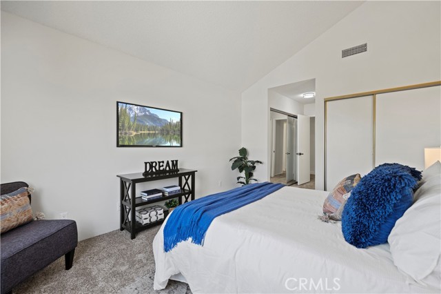 25273 Avenida Dorena, Newhall CA: https://media.crmls.org/medias/0f8debd5-a361-4bfa-957b-74d09b09e443.jpg
