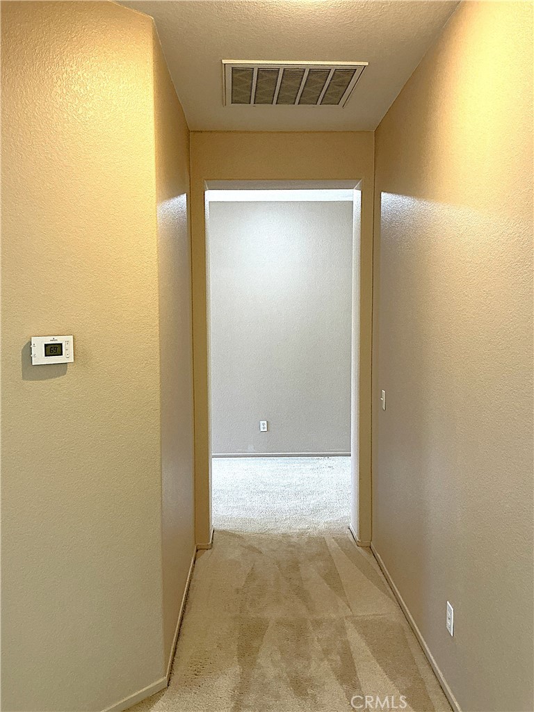 https://media.crmls.org/medias/0f8e40f9-d353-4169-b0eb-467b178bd996.jpg?preset=X-Large