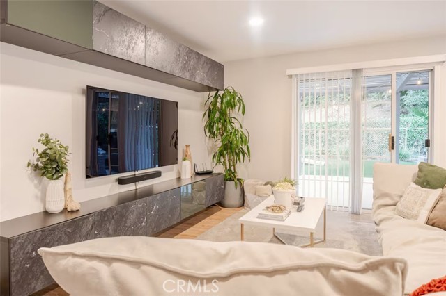 Detail Gallery Image 3 of 17 For 6537 Sheltondale, West Hills,  CA 91307 - 3 Beds | 2 Baths