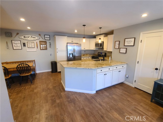 Detail Gallery Image 4 of 36 For 27236 Luther #705,  Canyon Country,  CA 91351 - 1 Beds | 1 Baths