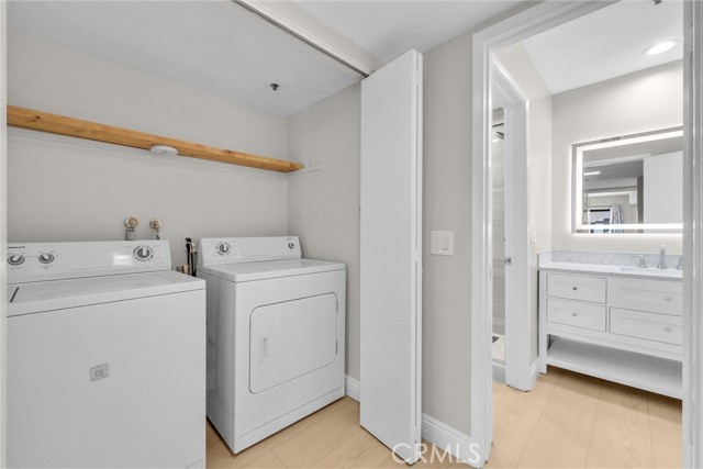 Image 14 of 30 For 220 Nice  110