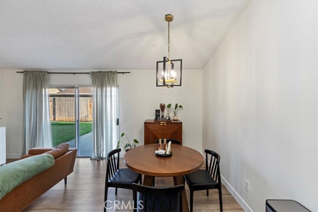 10750 Hollenbeck Drive, Riverside CA: https://media.crmls.org/medias/0f8ee4f0-0bbf-44a0-945c-cd6806b07b80.jpg
