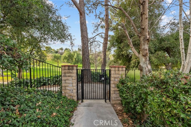 Detail Gallery Image 15 of 32 For 24013 Arroyo Park #42,  Valencia,  CA 91355 - 2 Beds | 2 Baths