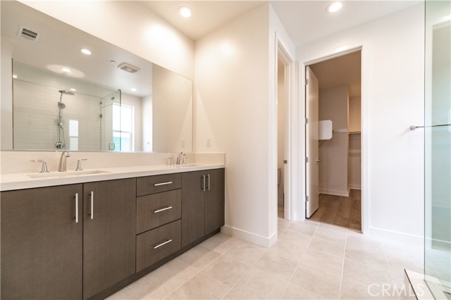 Detail Gallery Image 23 of 39 For 121 Reyes Aly, Lake Forest,  CA 92630 - 4 Beds | 3/1 Baths